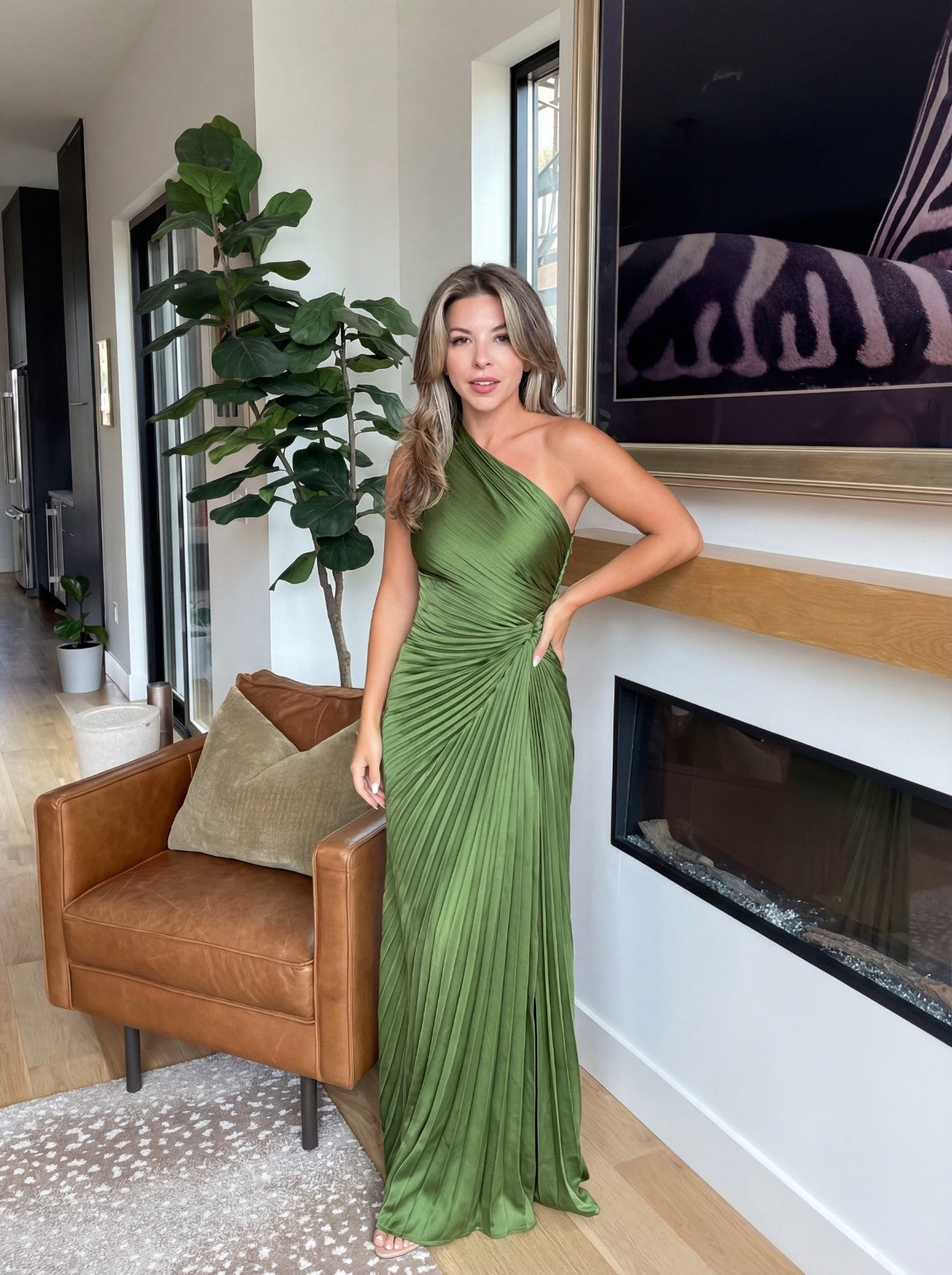 Abito Monospalla con Pieghe in verde - Aurelia di Amora Moda
