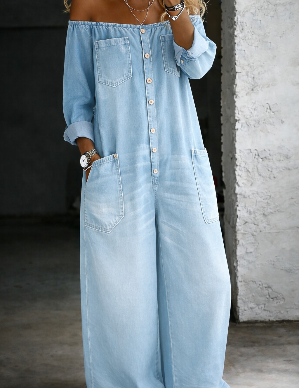 Tuta con Spalle Scoperte e Maniche Lunghe in blu chiaro - Elena di Amora Moda, foto 7