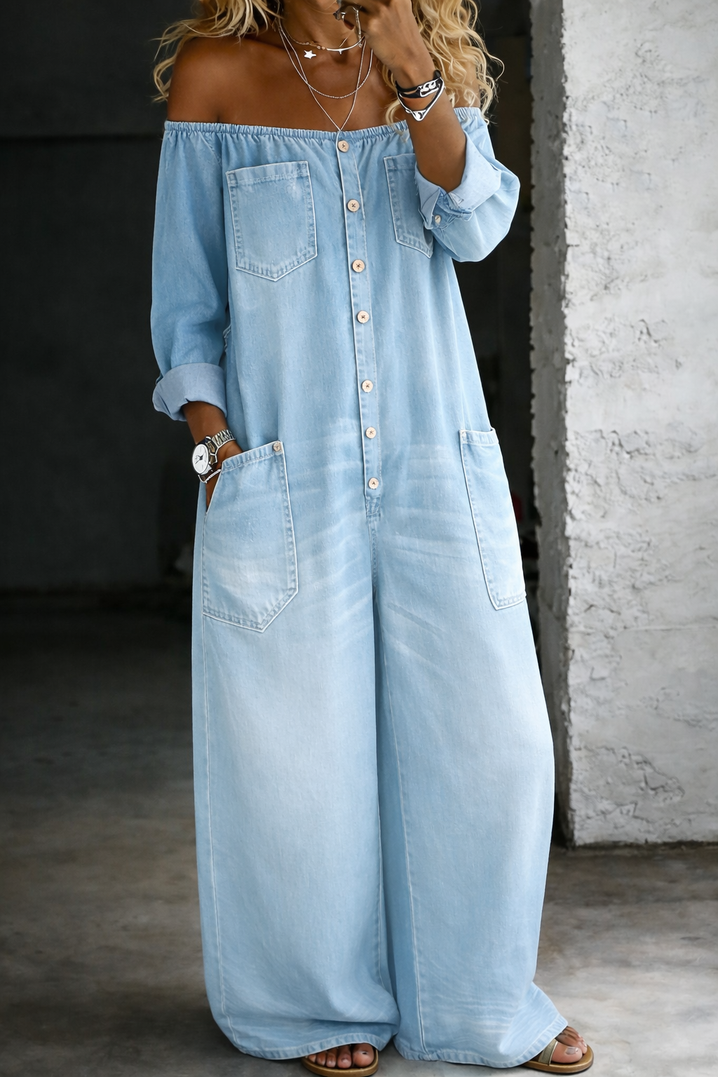 Tuta con Spalle Scoperte e Maniche Lunghe in blu chiaro - Elena di Amora Moda, foto 7