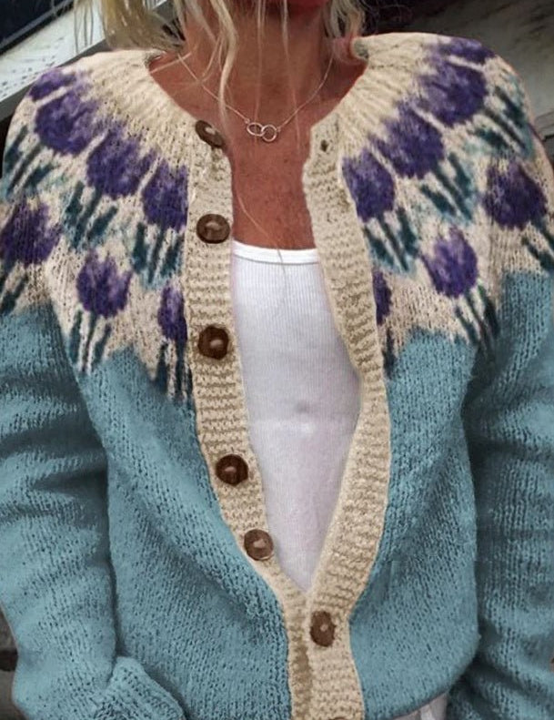 Cardigan con Motivo Floreale sulla Parte Superiore in azzurro chiaro - Gemma di Amora Moda