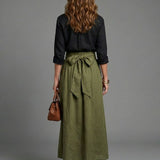 Vera | Set di Due Pezzi Blusa Nera Gonna Midi Verde Oliva
