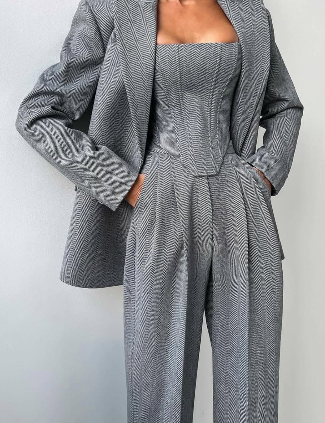 Dolce – Completo a Tre Pezzi con Blazer Doppiopetto