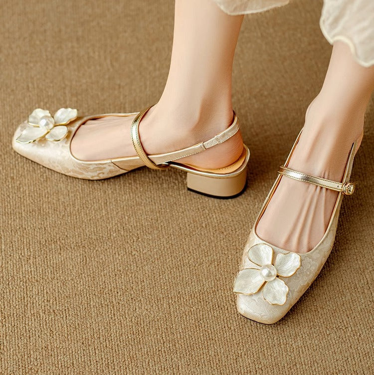 Eleganti Scarpe da Donna con Dettaglio Floreale - Milena di Amora Moda