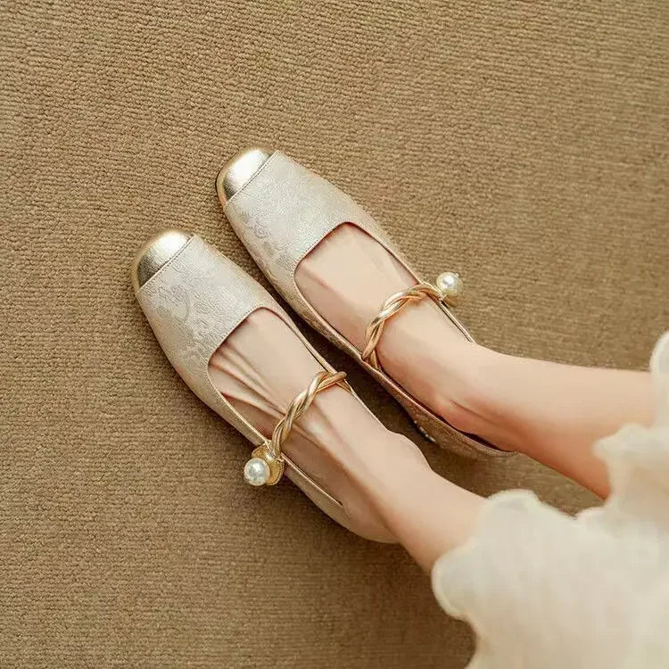 Scarpe Classiche con Cinturini dal Look Elegante in beige - Sara di Amora Moda, foto 4