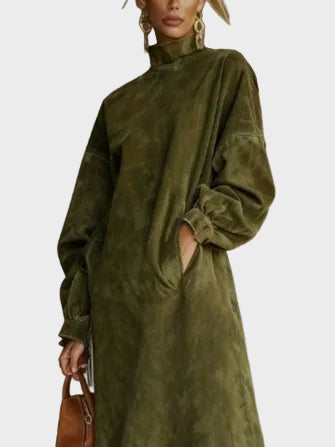 Abito in Camoscio con Collo Alto e Frange - Serena di Amora Moda, foto 3