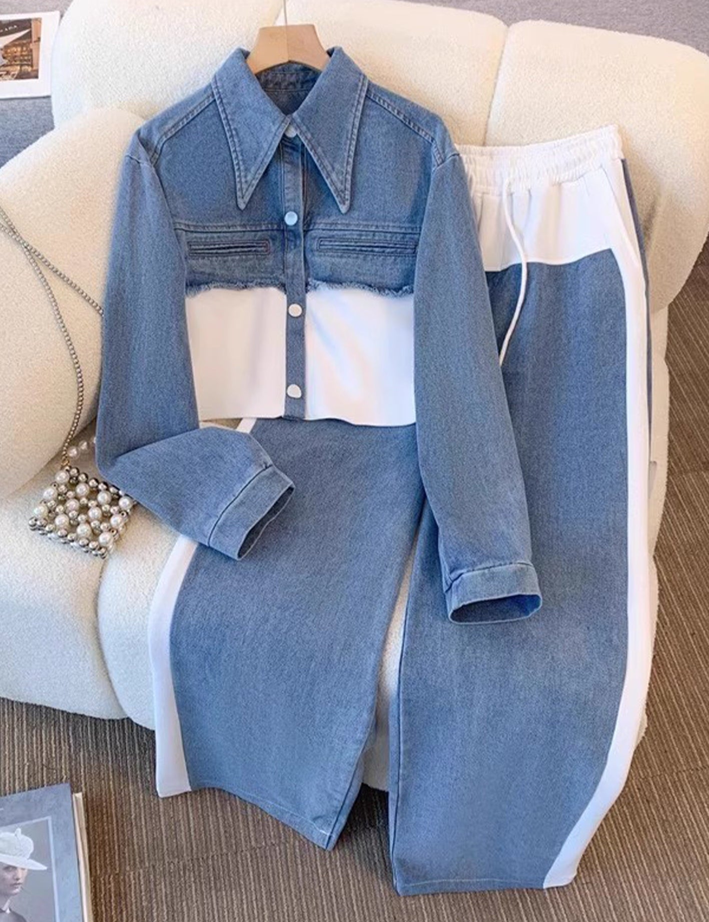 Completo con Giacca Corta a Blocchi di Colore e Pantaloni a Gamba Larga in bianco - Loredana di Amora Moda, foto 5