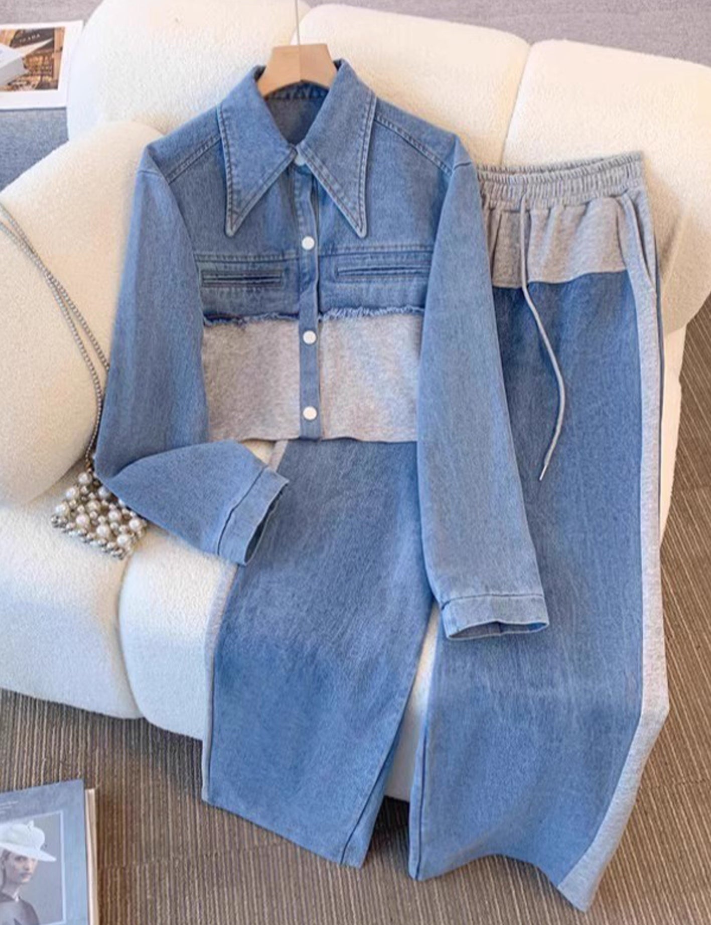 Completo con Giacca Corta a Blocchi di Colore e Pantaloni a Gamba Larga in grigio - Loredana di Amora Moda, foto 4